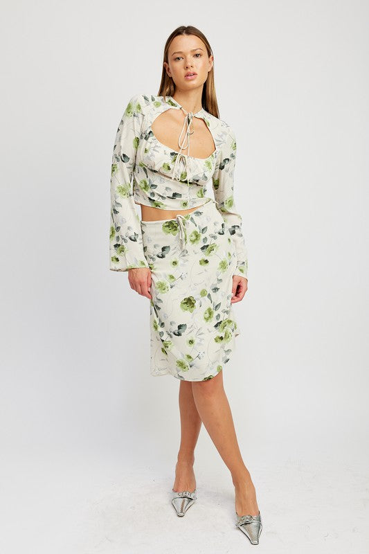 FLORAL BLOUSE WITH NECK TIE